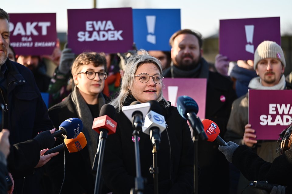 Aleksandra Owca w Krakowie podczas ogłoszenia startu senackiego Ewy Sładek, fot. Dawid Majewski z Razem