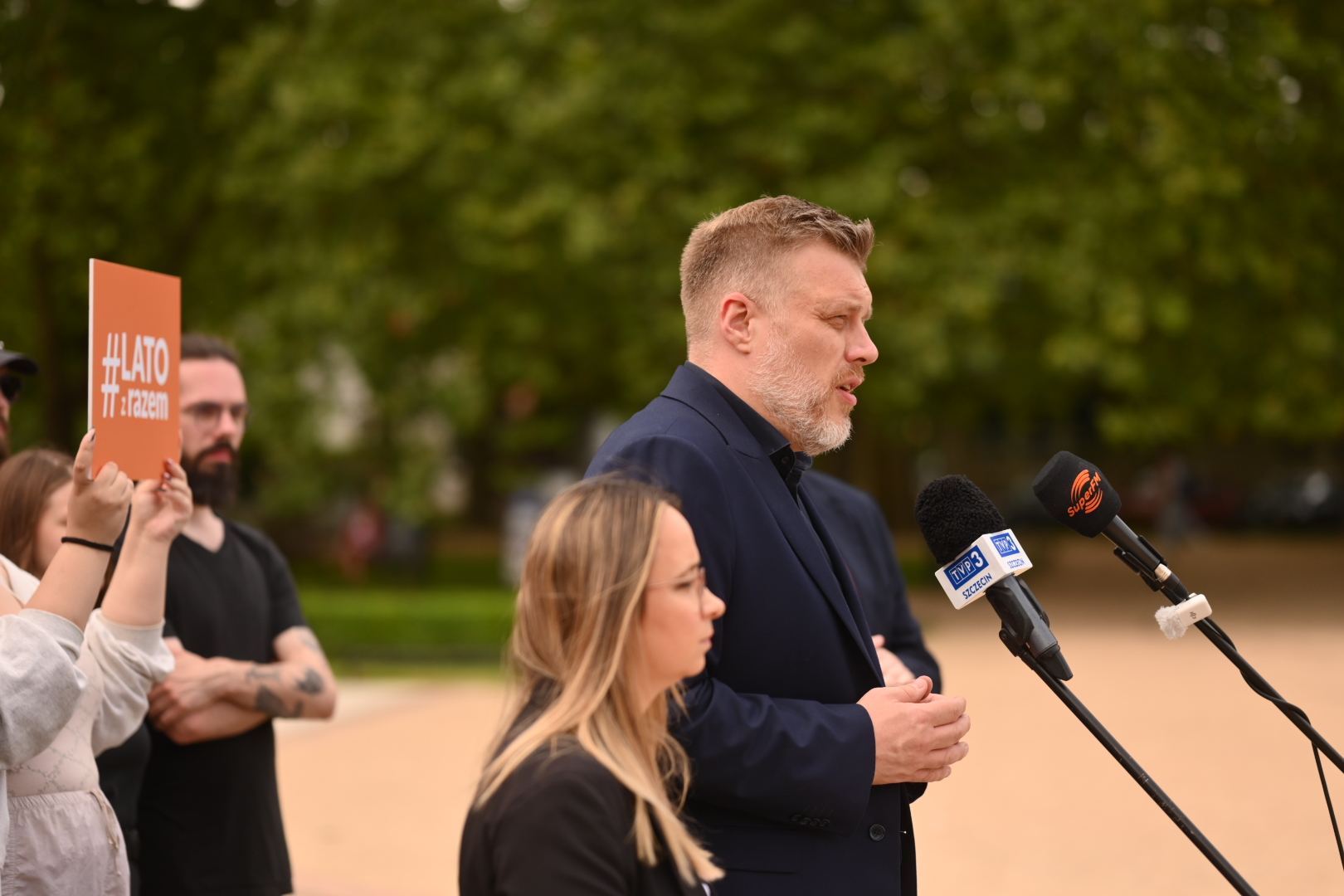 Marcelina Zawisza i Adrian Zandberg podczas konferencji w Szczecinie fot. Dawid Majewski